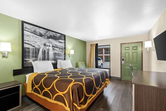 غرفة بسرير كينج، Super 8 by Wyndham Acworth/Atlanta Area GA 4/7