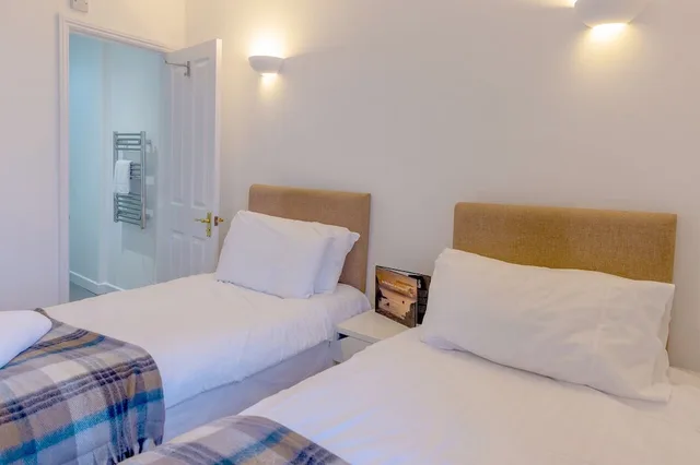 غرفة بسرير كينج بإطلالة على البحر، Cadgwith Cove Inn 1/2