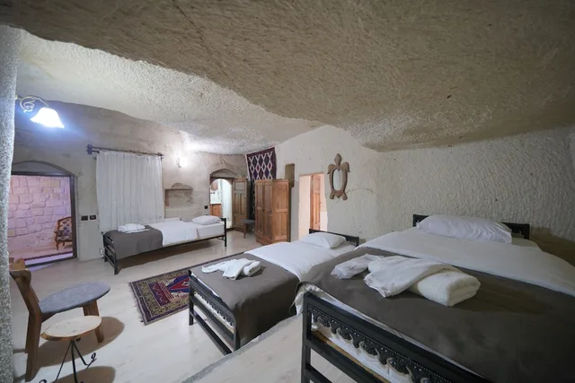 Cave, Family Suite, 1 Double and 3 Single Beds، View Cave Hotel 4/10
