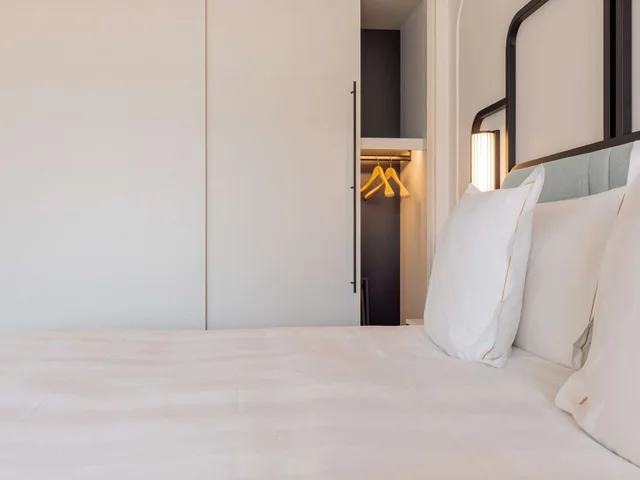 Junior Suite, King Bed, City View, Mondrian Cannes 10/10
