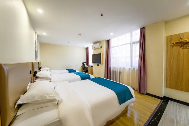 غرفة ثلاثية بثلاثة أسرّة، Greentree Inn Shandong Dezhou City Lingcheng District Fuxing Street Bus Station Express Hotel 1/1