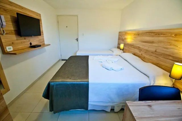 غرفة ثلاثية، Refugio Hotel 4/8