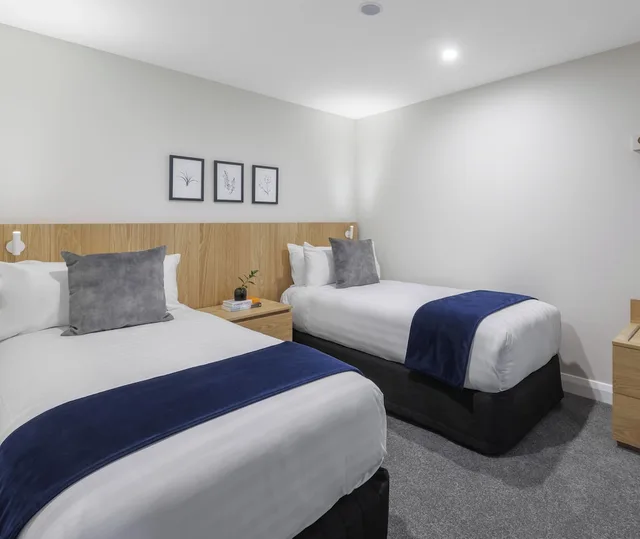 3 Bedrooms, Apartment, Twin Beds, 2 King Beds, Lake Side، Avani Queenstown Hotel 6/10