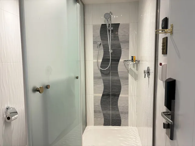 غرفة قياسية بسرير كوين، Signature Lux Hotel By Onomo Foreshore 9/10