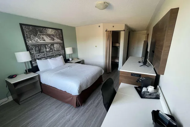 جناح بسرير كوين، Super 8 By Wyndham Peterborough 2/5
