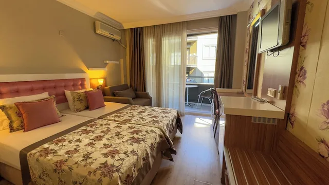 غرفة قياسية ثلاثية بثلاثة أسرّة، NOVIS HOTEL CLEOPATRA 1/5