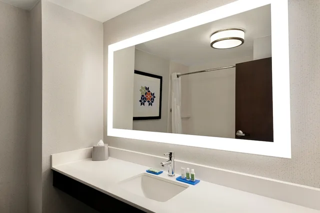 غرفة قياسية بسريرين كوين لذوي الإعاقة، Holiday Inn Express Hotel & Suites Shawnee I-40 6/6