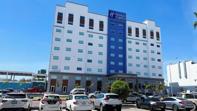 Holiday Inn Express And Suites Los Mochis Centro By Ihg، Los Mochis 2/50