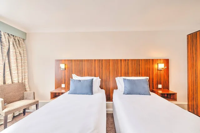غرفة قياسية بسريرين منفصلين، Dancenter Lux Resort London City M25 3/7