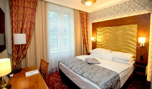 Vice President, Superior, King Bed, Hotel Josefshof am Rathaus 7/10