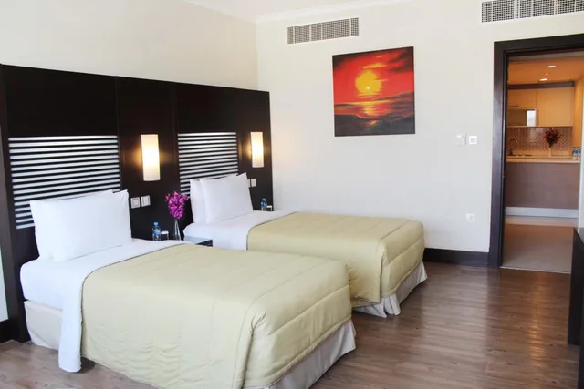 شقة بسرير كوين وسريرين منفصلين بغرفتي نوم، Holiday Villa Hotel and Residence City Centre Doha 1/3