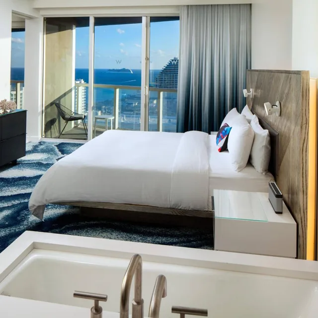 1 Bedroom, Residential, Superior, King Bed, Ocean View, Sofa, Balcony, High Floor، W Fort Lauderdale 2/2