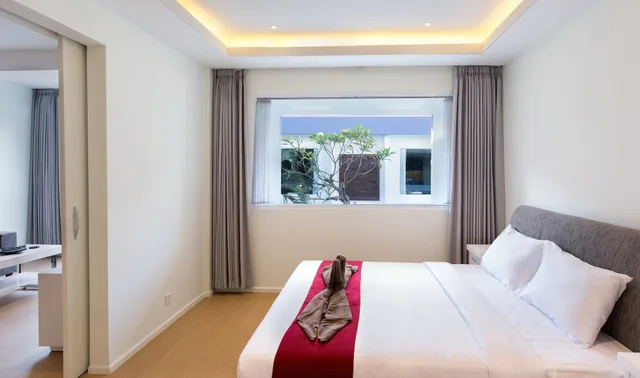 Superior, King Bed, Pool View, Coast Boutique Apartments 4/7