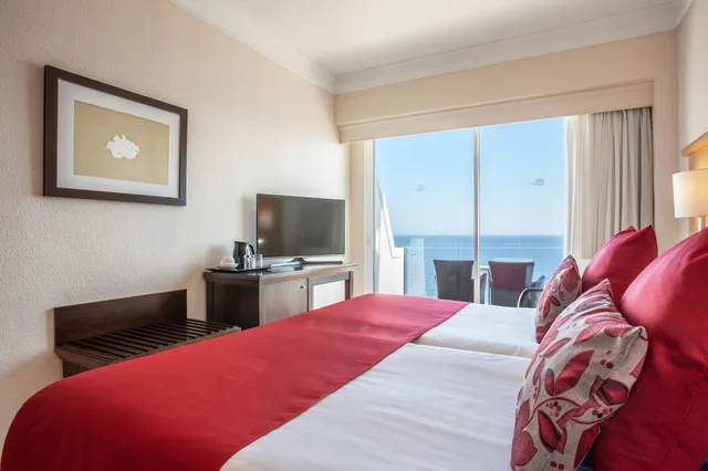 غرفة بسريرين منفصلين بإطلالة على البحر بشرفة، Grupotel Aguait Resort & Spa - Adults Only 2/5
