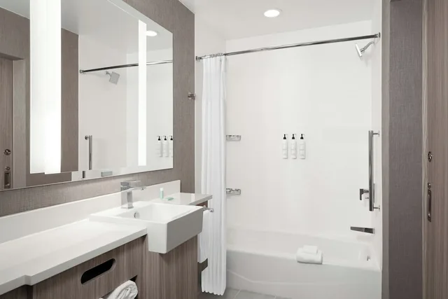 جناح بسريرين كوين مع سرير سحّاب إضافي لذوي الإعاقة، Springhill Suites By Marriott Raleigh Garner 2/5