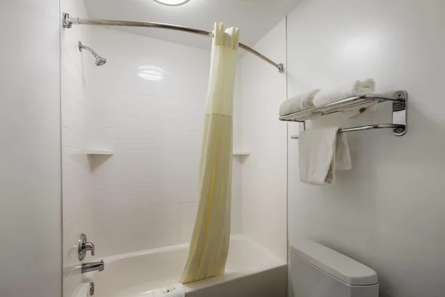 غرفة قياسية بسريرين مزدوجين، Quality Inn & Suites Greensboro near Lake Oconee 10/10