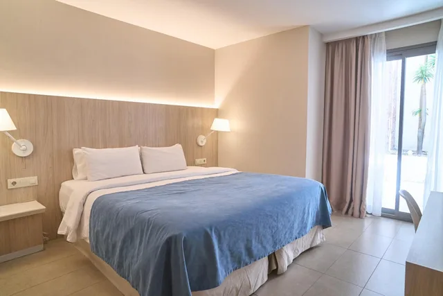 غرفة سوبيريور ثلاثية بسرير مزدوج وسرير فردي، Hotel Omnium 1/1