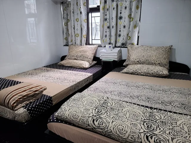 غرفة تقليدية ثلاثية بسرير مزدوج وسرير فردي، Hong Kong Budget Hostel 2/5