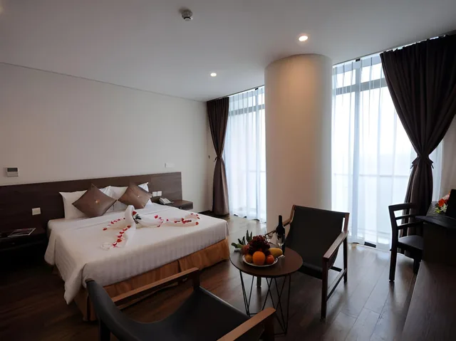 Premium, Queen and Twin Beds, Queen Bed, Lenid Nha Trang Hotel 2/2
