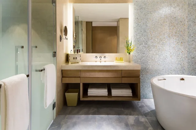 Room, 2 Double Beds, Resort View, Balcony، Jw Marriott Hotel Sanya Dadonghai Bay 2/3
