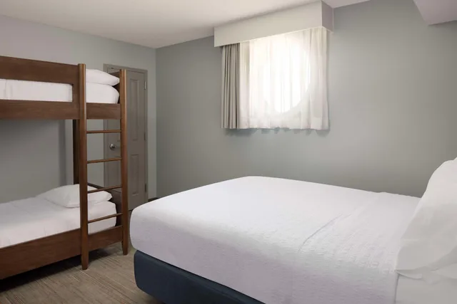 جناح بغرفتي نوم، Hampton Inn Suites Myrtle Beach Oceanfront 2/3