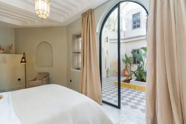 غرفة ديلوكس بسرير مزدوج أو سريرين منفصلين بشرفة، Riad XO Amira Victoria 5/9