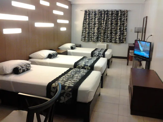 Standard, Triple, Jupiter Suites 9/10