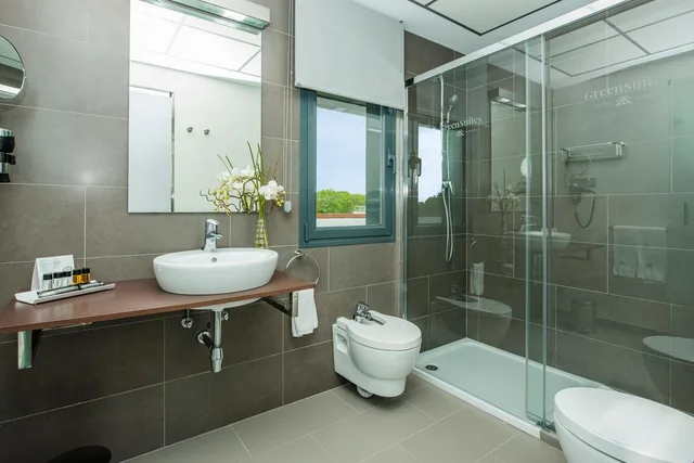 جناح جونيور بشرفة، SEVILLA GREEN SUITES 3/5