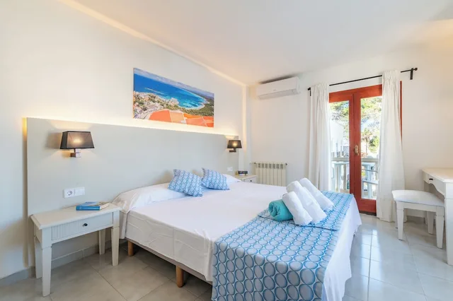 غرفة سوبيريور بسريرين منفصلين بشرفة، Hotel Martorell 1/6