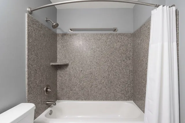 غرفة بسرير كينج لغير المدخنين، La Casa Inn Albany Near Tifton US 82 10/10