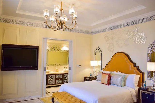 Maharaja, Suite, 1 King and 2 Queen Beds، The Leela Palace Jaipur 2/3