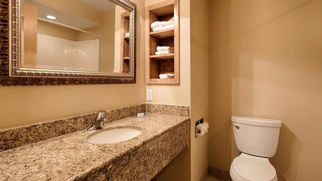 غرفة قياسية بسريرين كوين للمدخنين، Best Western George West Executive Inn 5/8