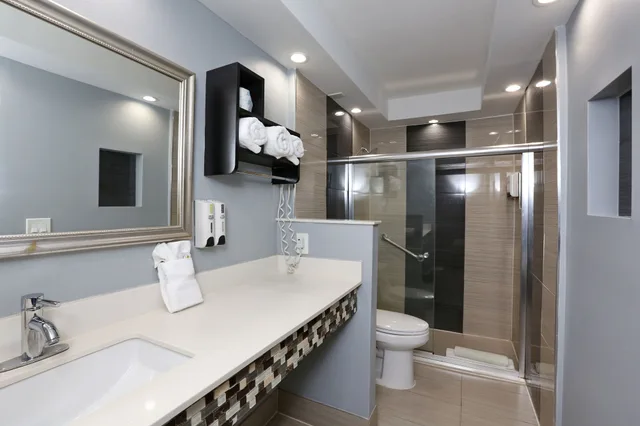 Deluxe, King Bed, Bay View، Marion Motor Lodge 9/9