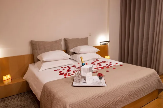 Romantic, Double or Twin Bed, Axis Ponte de Lima Golf Resort 2/5