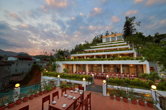 غرفة بانورامية بإطلالة على المدينة بشرفة، Sapa Village Hotel 2/2