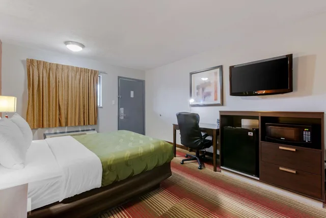 غرفة بسرير كوين، Quality Inn Columbus-East 1/7