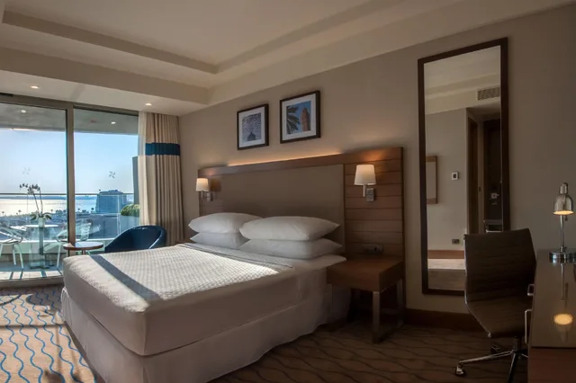 Room, King Bed, Sea View, Four Points By Sheraton Izmir 1/4