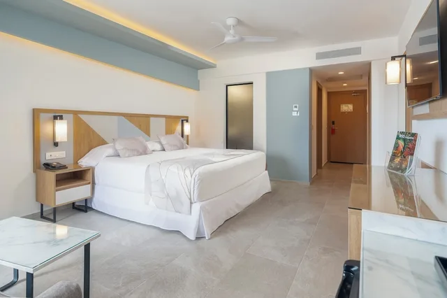 غرفة بسريرين مزدوجين بإطلالة على البحر، RIU Caribe All Inclusive 4/7