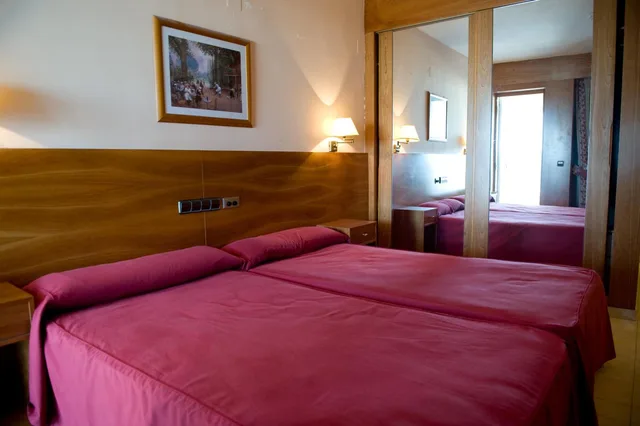 Room, Double or Twin Bed, with Extra Bed, Hotel La Maruxina 1/6