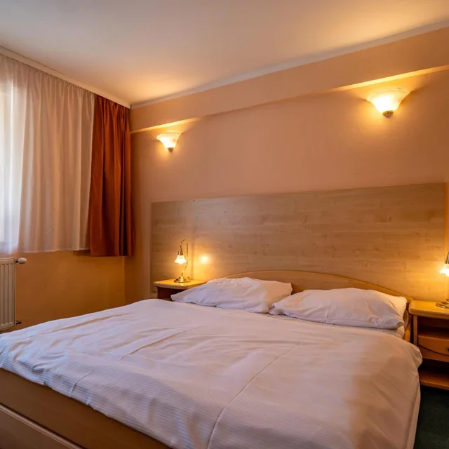 جناح، Hotel Boboty 1/9
