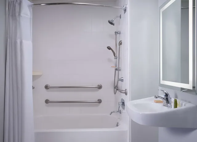 غرفة بسريرين كوين لذوي الإعاقة، Hilton San Jose 3/3