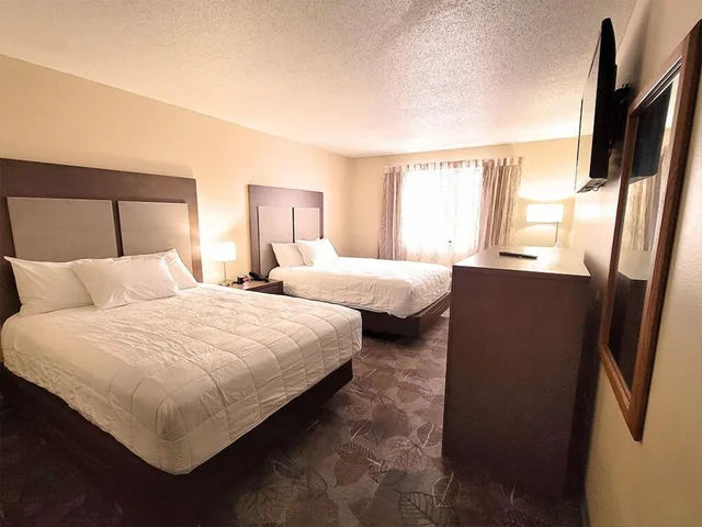 غرفة بسريرين كوين، Shooting Star Casino & Hotel 2/3