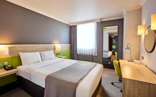 غرفة بسرير مزدوج، Thistle Express London Luton 3/10