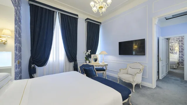 Inner, Family, Courtyard View، GRAND HOTEL PRINCIPE DI PIEMONTE 2/9