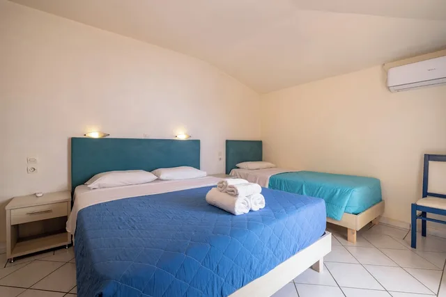 Family, 1 Double and 3 Single Beds، Porto Koukla Beach Hotel 6/10