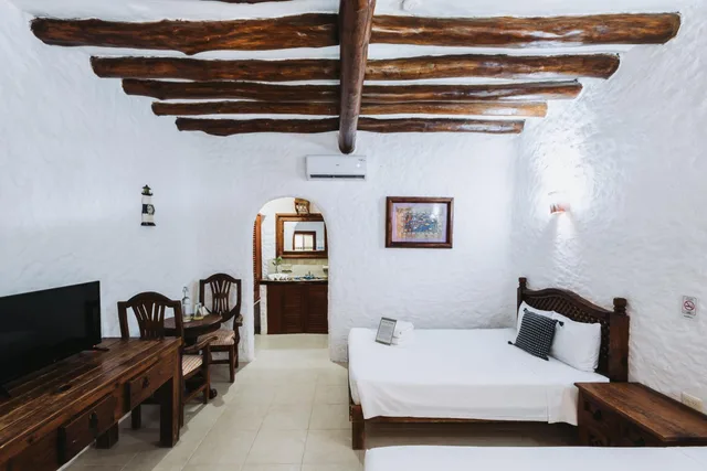 Hibiscus, 2 Double Beds، Casa Barbara 2/7