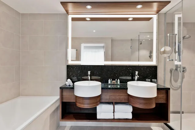 Park, Suite, Double Bed، Vienna Marriott Hotel 4/5