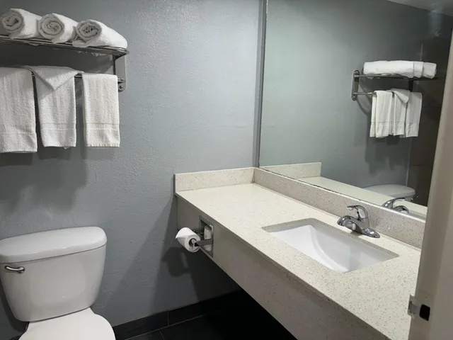 2 Queen Beds - Smoking, Micfridge، Studio6 Suites Memphis, TN – East Memphis 10/10