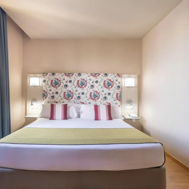 غرفة بسرير مزدوج بشرفة، Hotel Itaca Jerez 1/10