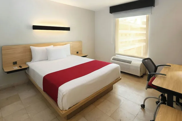 Room Queen, City Express by Marriott Cancun 2/10
